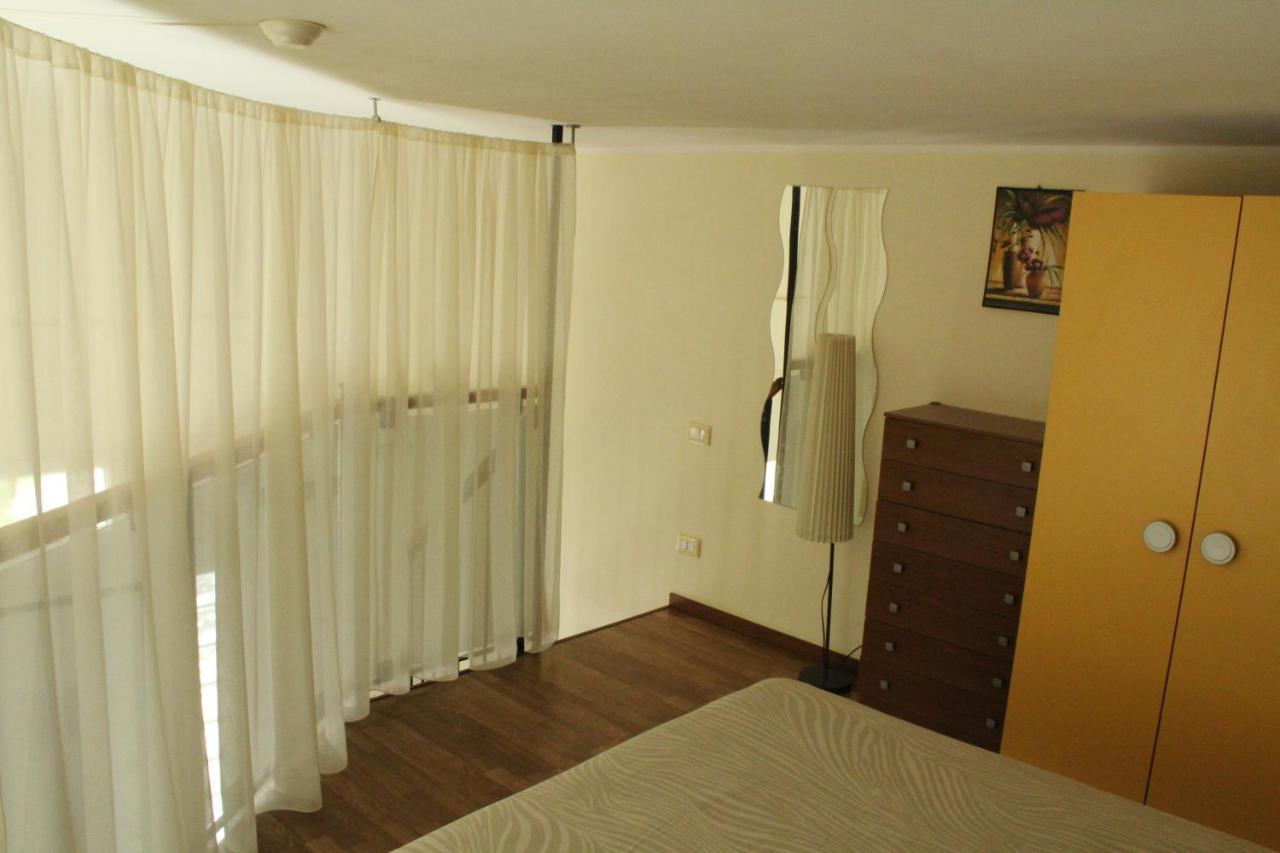 I Gemelli Holiday House เปสการา ภายนอก รูปภาพ