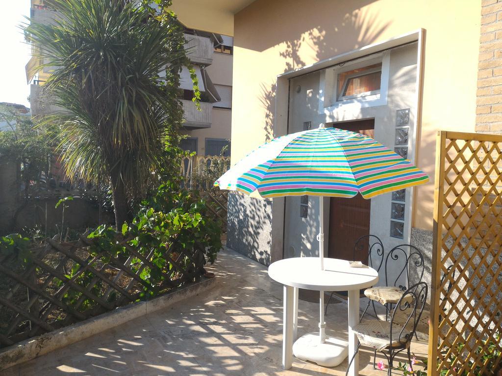 I Gemelli Holiday House เปสการา ภายนอก รูปภาพ